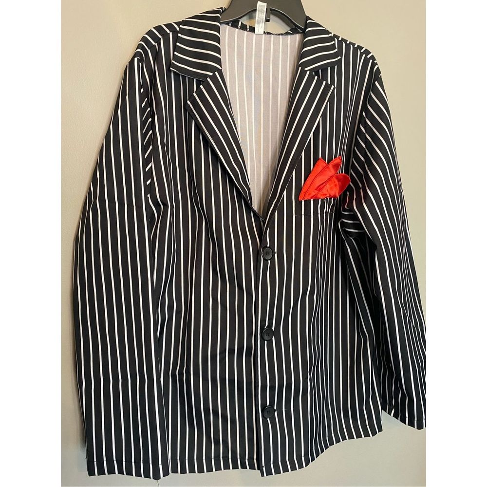 Men’s Gangster style costume.  Coat jacket.  Size xxl